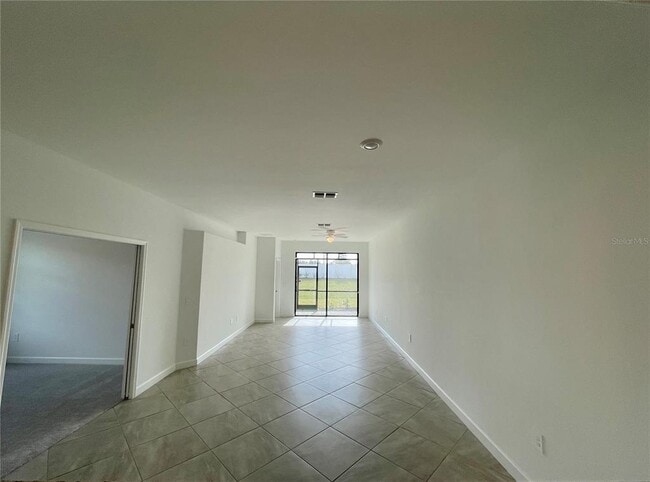 Building Photo - 16040 Sunny Day Dr