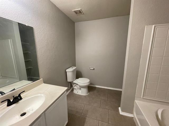 Building Photo - 1512 Queens Brook Ln