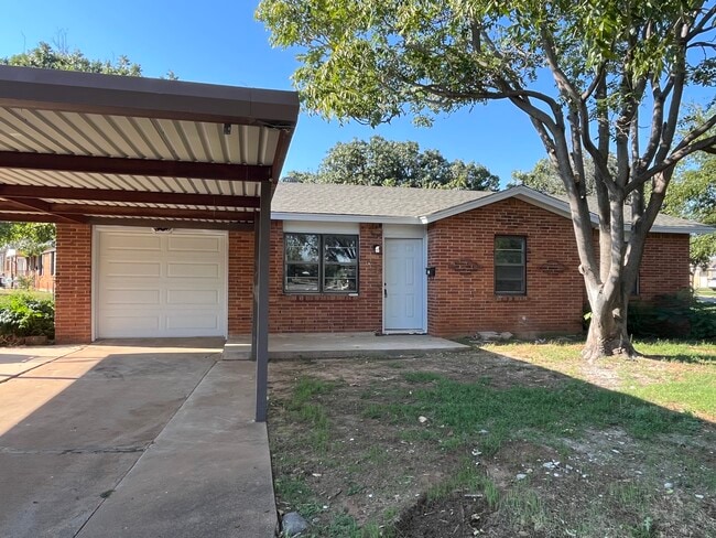 Building Photo - 4100 Wrangler Dr