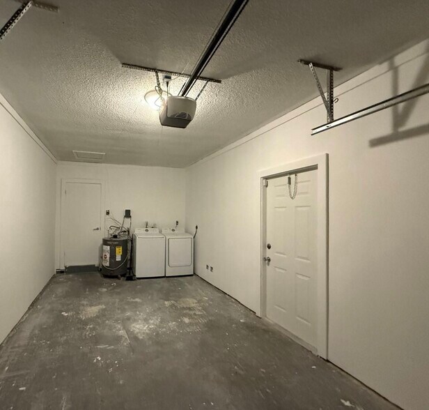 Building Photo - 4021 Red Rd