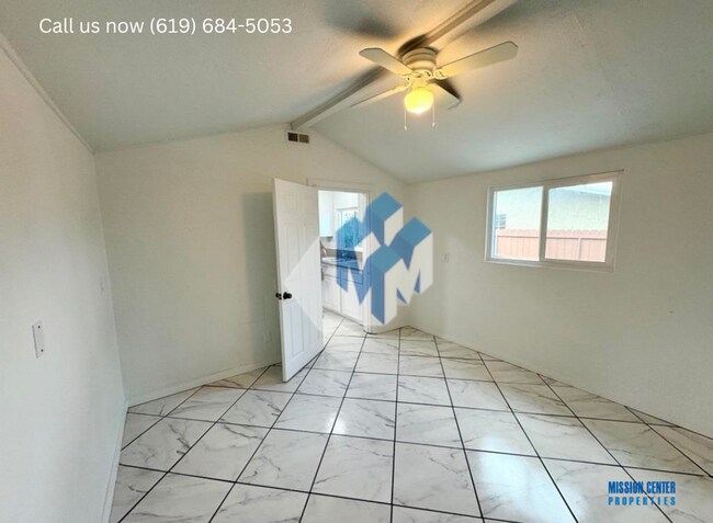 Building Photo - 5256-5260 Groveland Drive