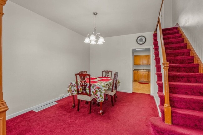 Building Photo - 513 Morris St