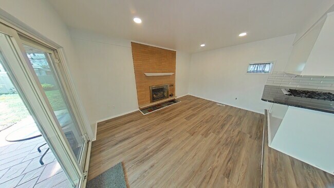 Building Photo - 13250 De Mott Dr