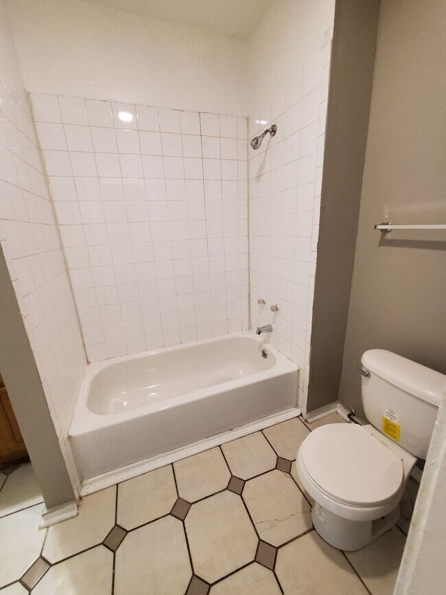 Interior Photo - 2002 57th St. (8 Unit)