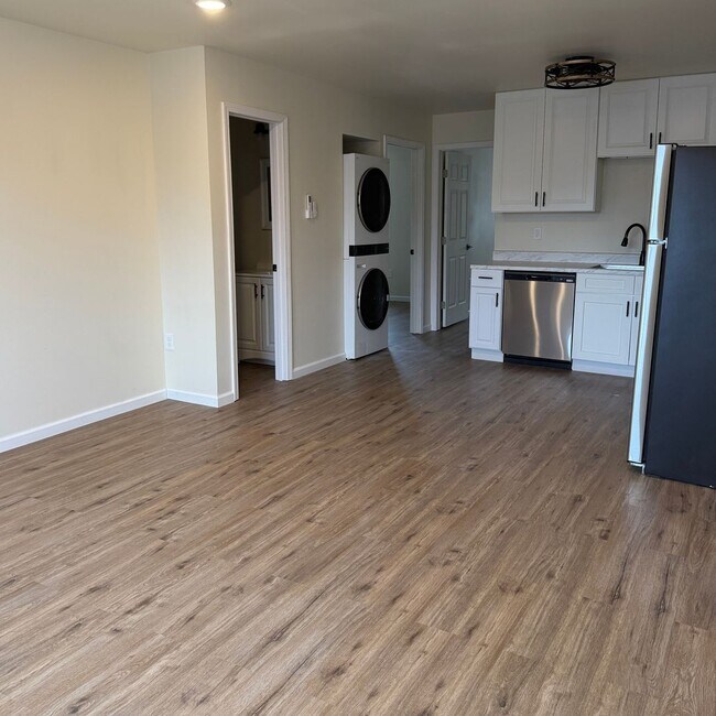 Building Photo - Newly Renovated 2BR in Downtown Myersville!