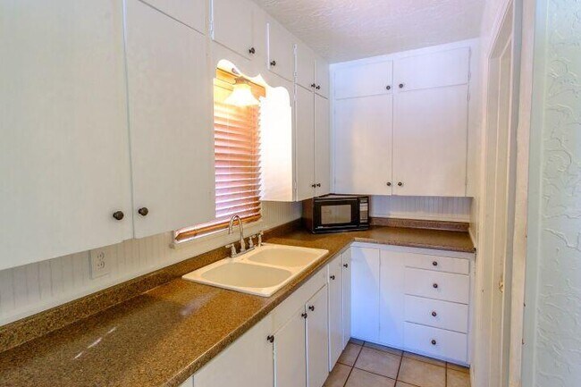 Building Photo - 2 bedroom in Billings MT 59102