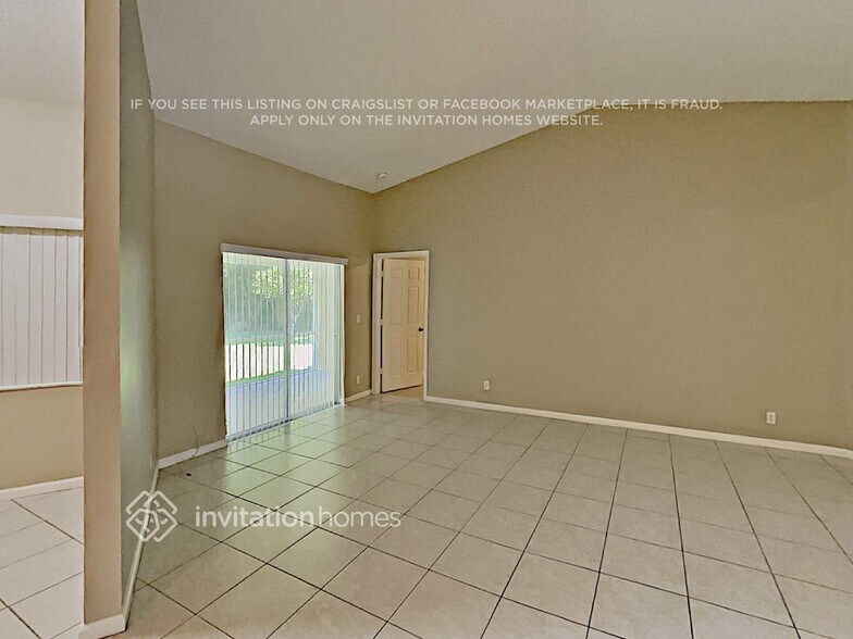Building Photo - 13750 Lilac Pl