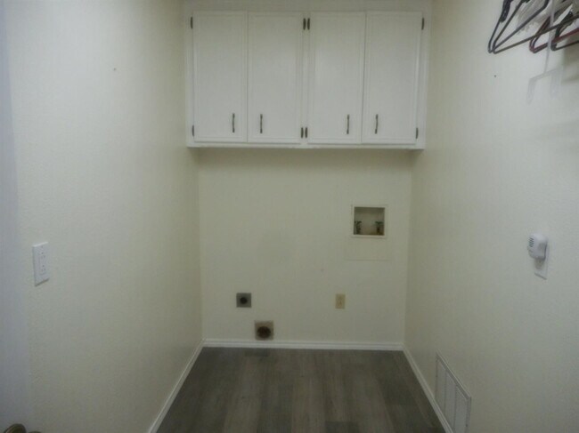 Building Photo - 8405 Fremont Ave