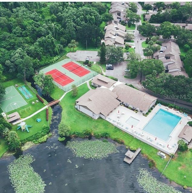 Building Photo - 1539 N Carolwood Blvd