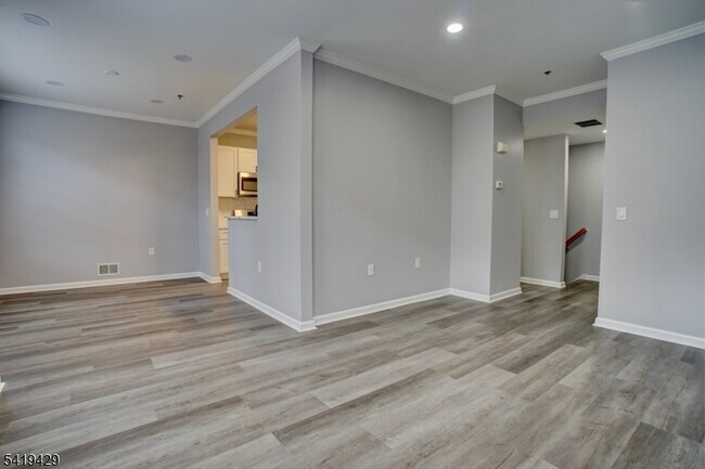 Building Photo - 15 Conover Terrace