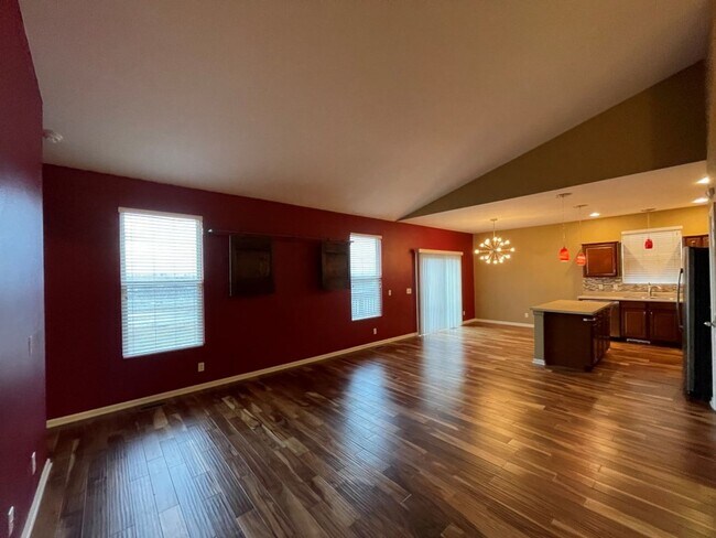 Building Photo - Ranch for rent in Omaha!