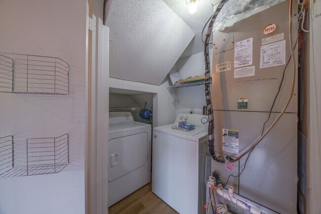 Building Photo - 5737 Bramblegate Rd