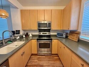 Building Photo - Partially Furnished 3 Bedroom / 2.5 Bathroom Townhome for Rent in Iliahi at Kehalani!