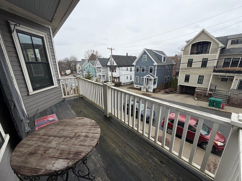 Building Photo - 16 Linden Ave