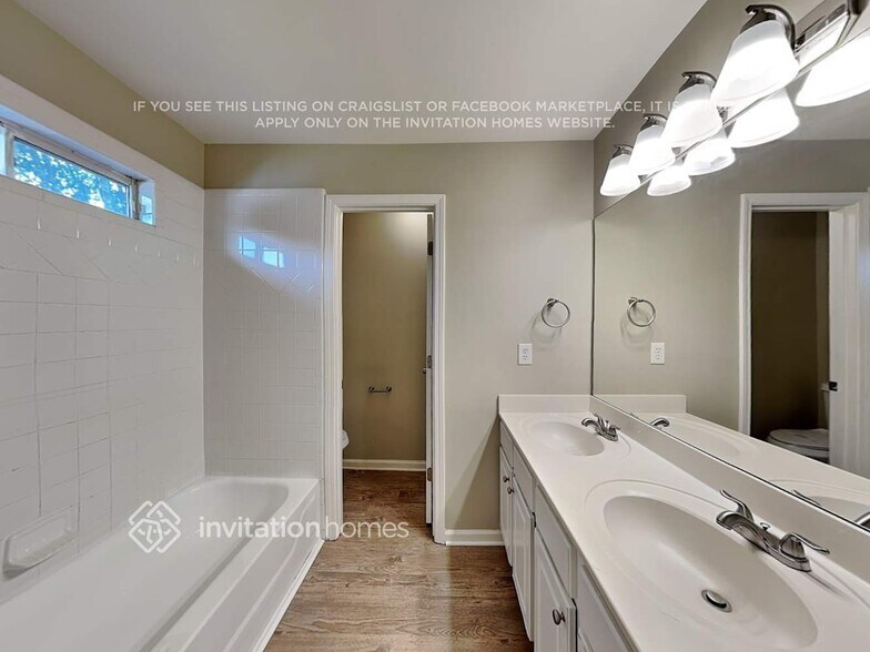 Building Photo - 2696 Summerbrooke Dr