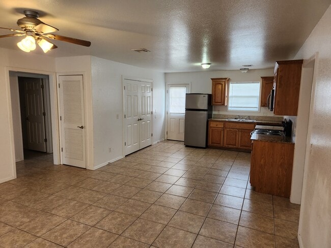 Building Photo - 63080 E 285 Ct
