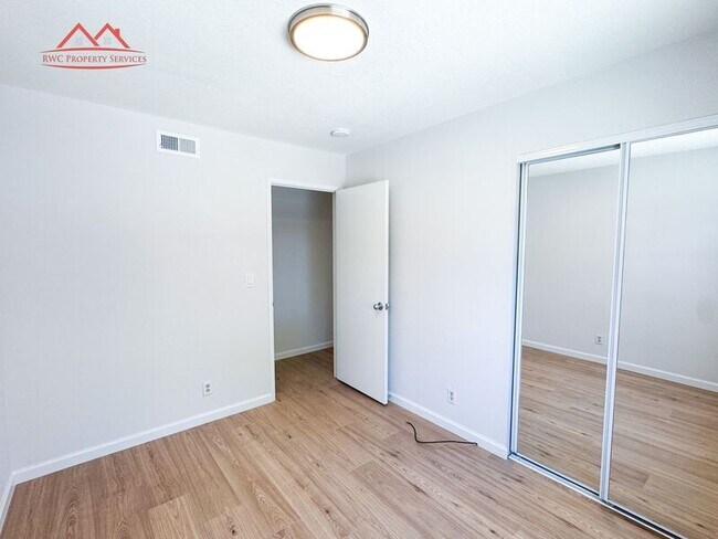Building Photo - 1535 Albatross Dr