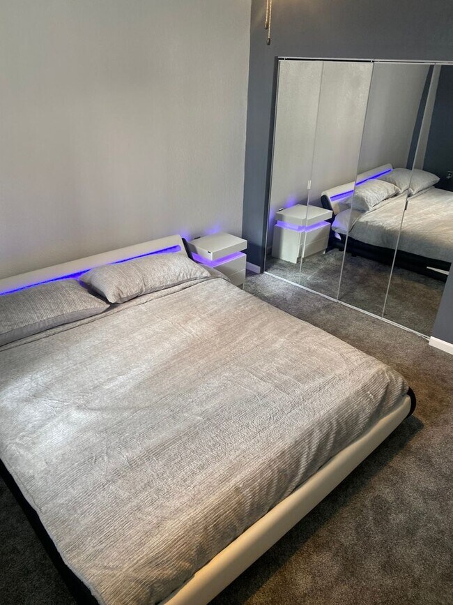 Building Photo - 335 N Superior St