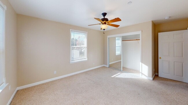 Building Photo - Branch, 367-369