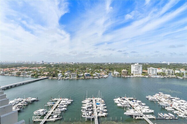 Building Photo - 2 Grove Isle Dr