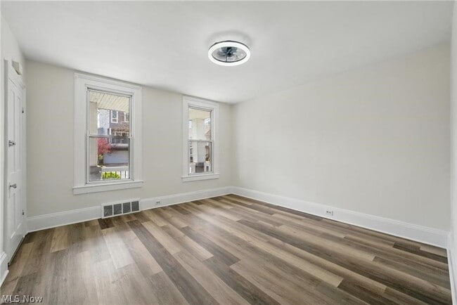 Building Photo - 2471 Tremont Ave