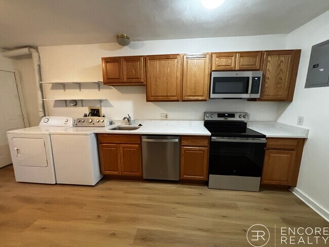 Building Photo - 675 Washington St