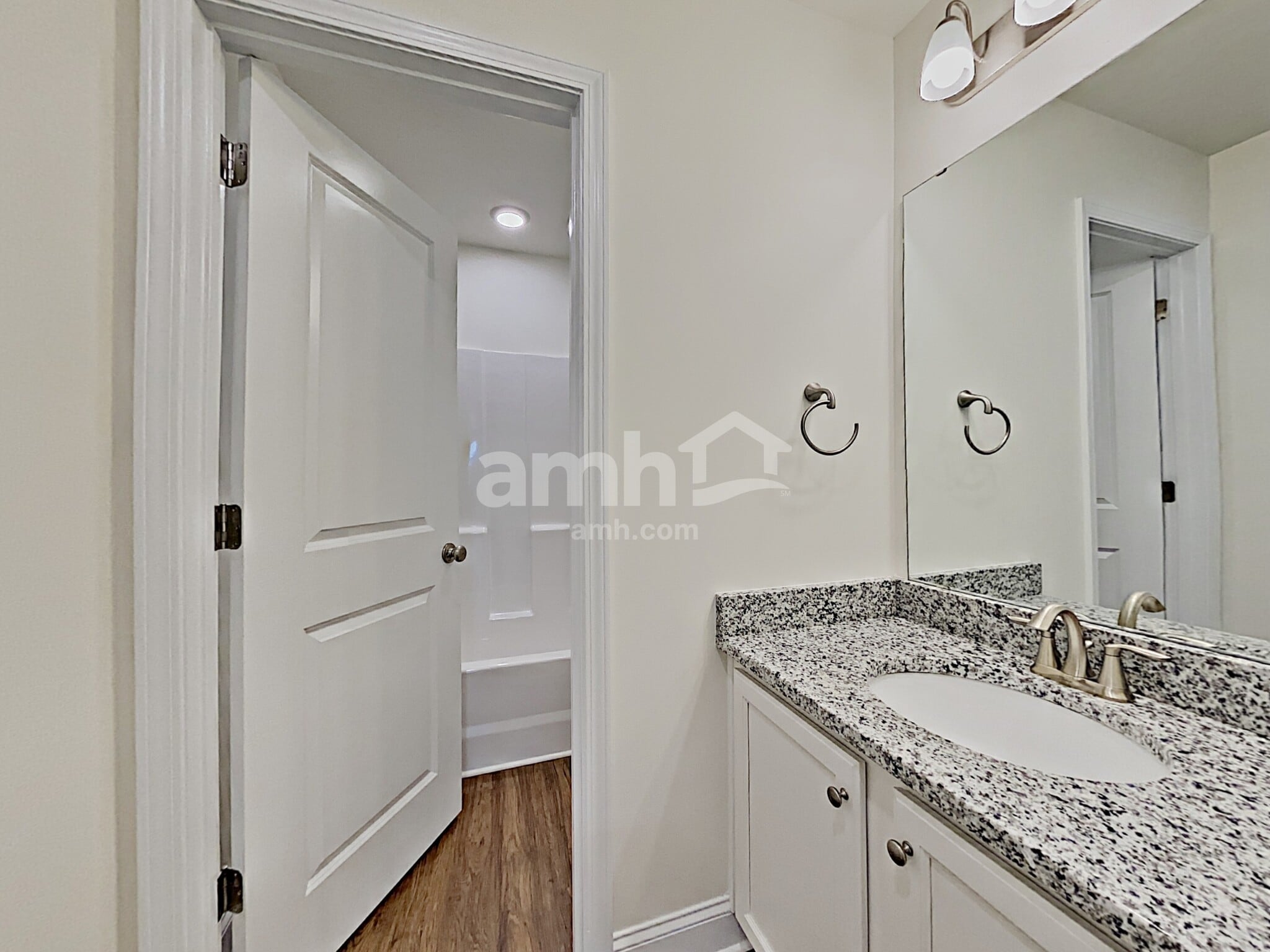 Building Photo - 107 Samara Ln