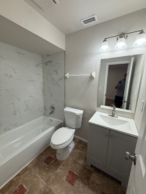 Building Photo - 12033 Alafaya Woods Ct