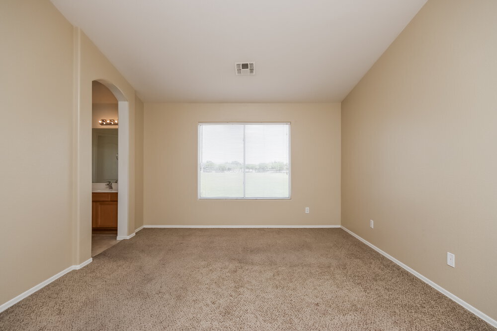 Building Photo - 1713 S 82nd Ave