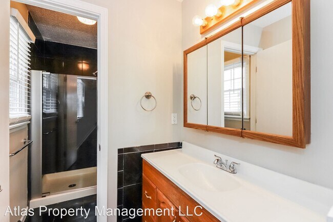 Building Photo - 3 br, 3 bath House - 8202 E 166th St