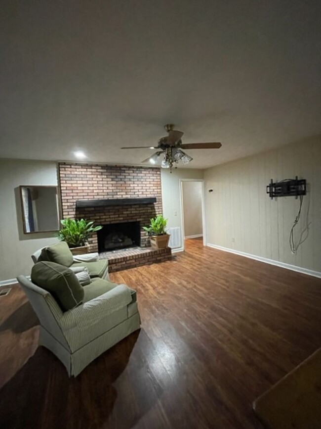 Building Photo - City of Maryville 37803 - 3 bedroom, 2 bat...