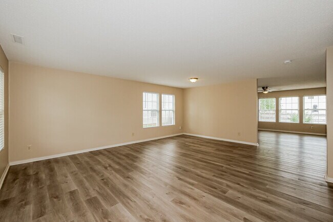 Building Photo - 2950 Hearthside Dr