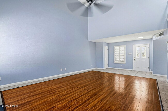 Building Photo - 6141 Sierra Valle Ln