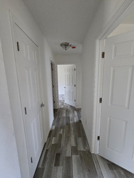 Building Photo - 810 S Cooper Ave