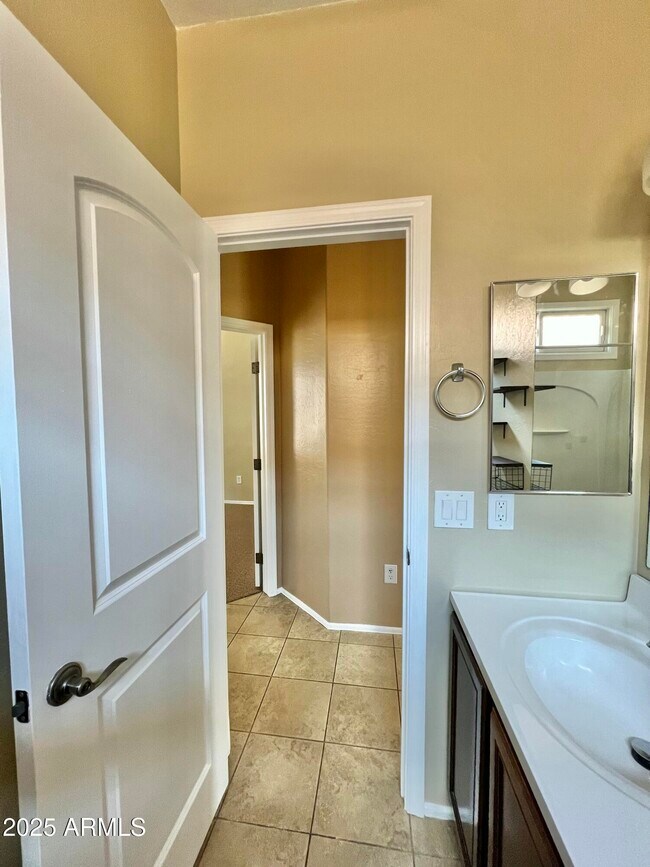 Building Photo - 4075 E Windsor Dr