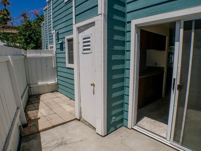 Building Photo - OPEN HOUSE, SAT., MAY 3rd from 12 - 12:30 ...
