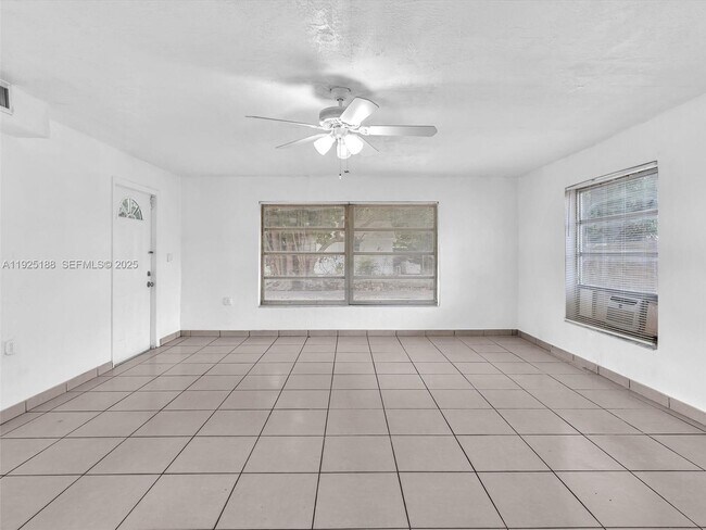 Building Photo - 1624 S 23rd Ave