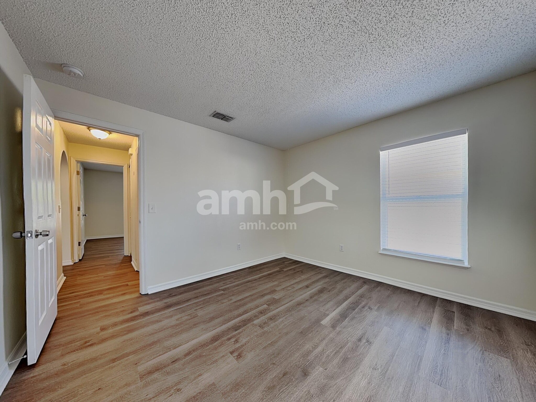 Building Photo - 25209 Hyde Park Blvd