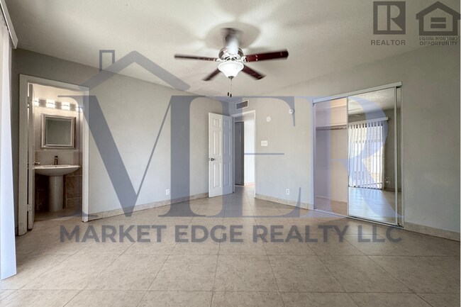 Building Photo - 4Bed/3Bath House at Broadway/Mill Ave! $199 MOVE-IN SPECIAL! Ready for Immediate Move-In! -- RV GATE