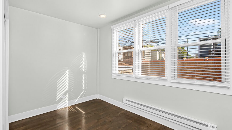 Building Photo - 6459 N Glenwood Ave