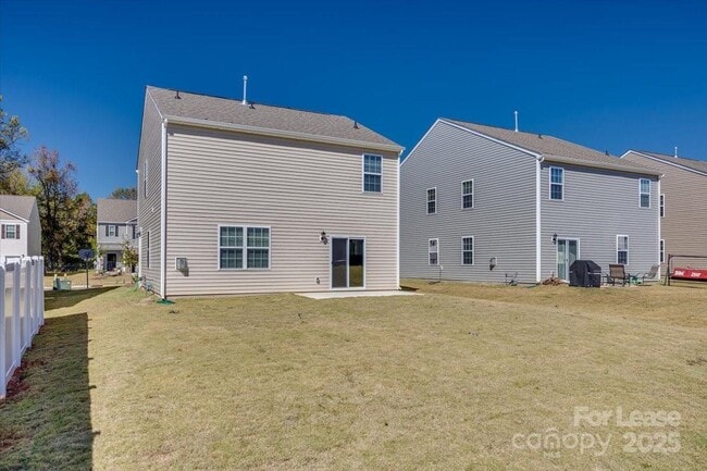 Building Photo - 587 King Clover Ln