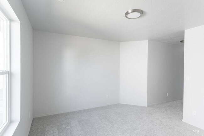 Building Photo - Beautiful Home with Bonus Room!