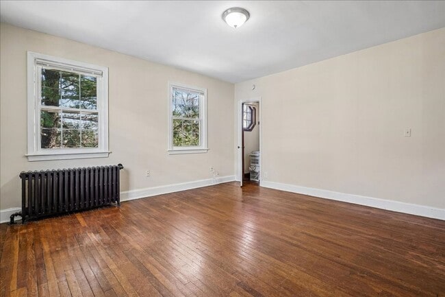 Building Photo - 3944 7th St NE