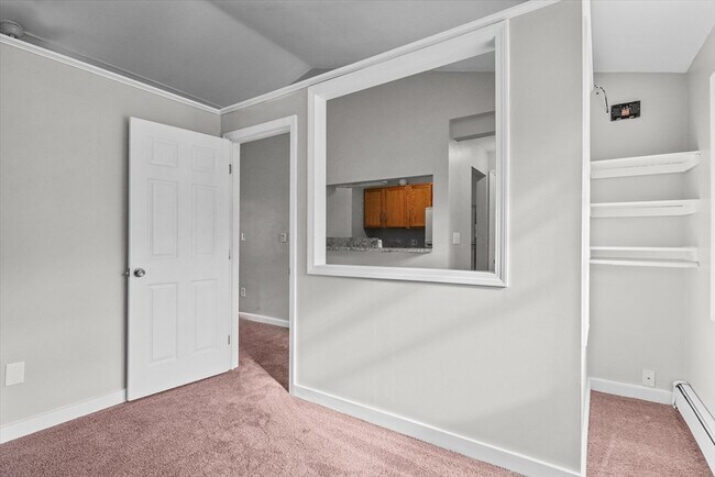 Building Photo - 18 Mason Ct