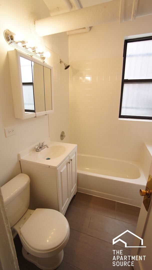 Building Photo - 1530 N Kedzie Ave