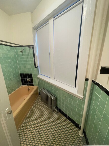 Building Photo - 508 Beacon St