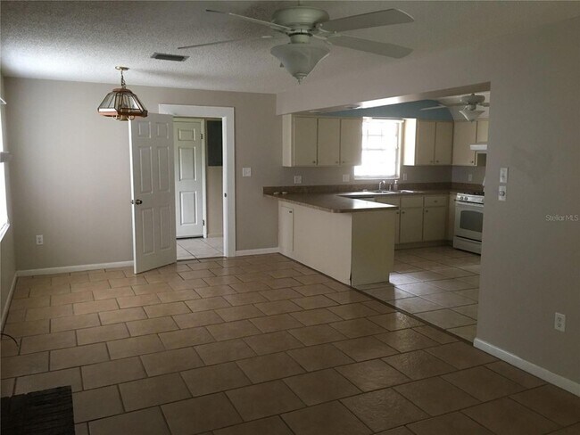 Building Photo - 210 SE 53rd Ct
