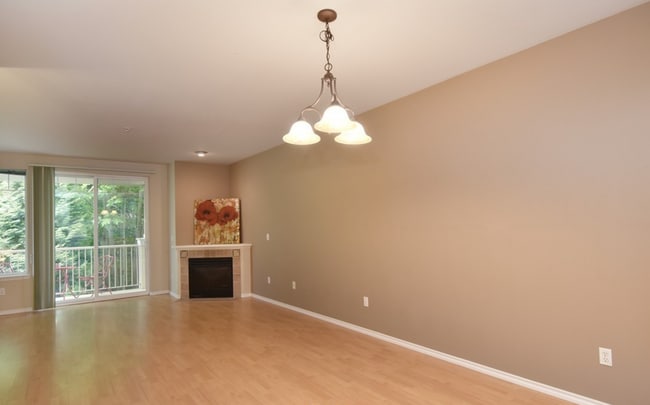 Building Photo - 16125 Juanita Woodinville Way NE