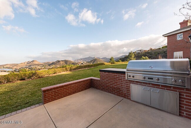 Building Photo - 2390 Crombie Ct