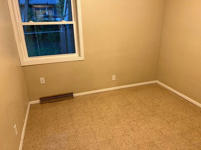 Building Photo - 1319/1321 S. State St.